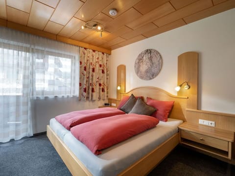Interior Design, Ceiling, Furniture, Lighting, Flooring, Home, Light Fixture, Room, Floor, Apartment