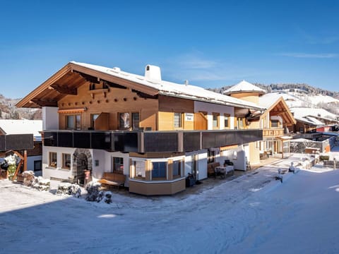 Roof, House, Cottage, Home, Shed, Siding, Hut, Garden Buildings, Driveway, Log Cabin