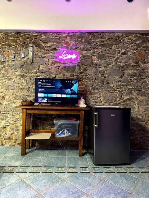 1bf5251b-48dc-4768-8976-06eaefd2a51f