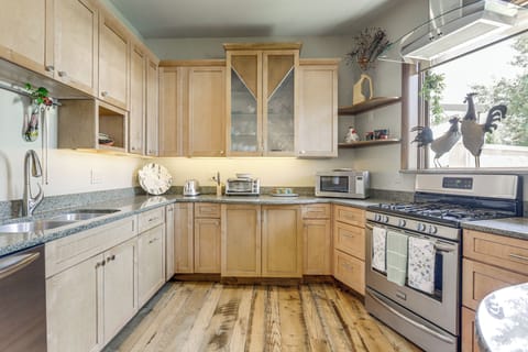 Kitchen | Toaster Oven | Drip Coffee Maker