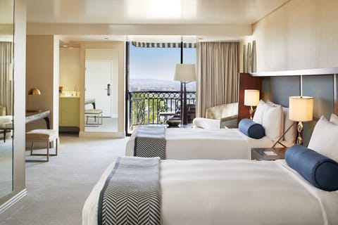 Unit with 2 Full size beds