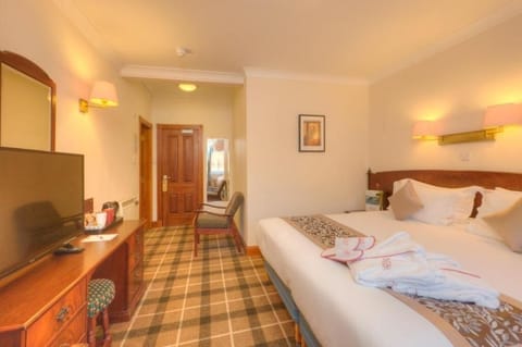 1 Double bed. Exact unit will be assigned upon arrival.