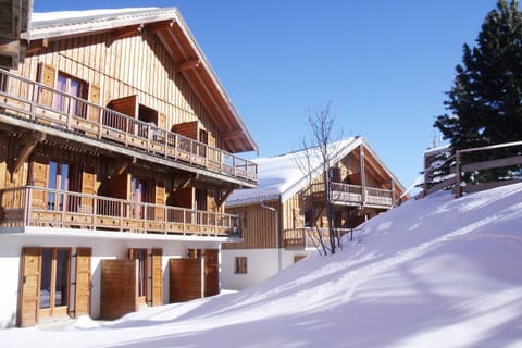Feel right at home only 500m from the pistes!