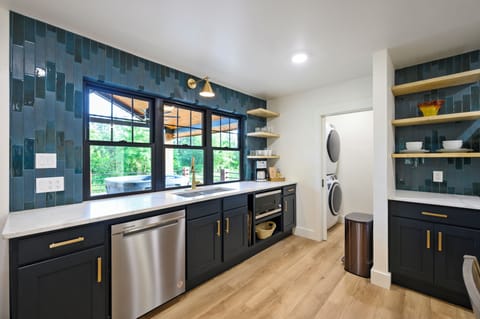 The kitchen is fully stocked, giving you everything you need to prepare your favorite meals with ease. Whether you're cooking a quick breakfast or a full-course dinner, you'll find the essentials you need!