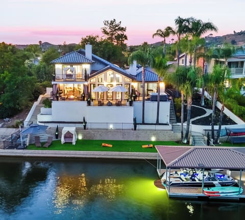 Welcome to White Wake!