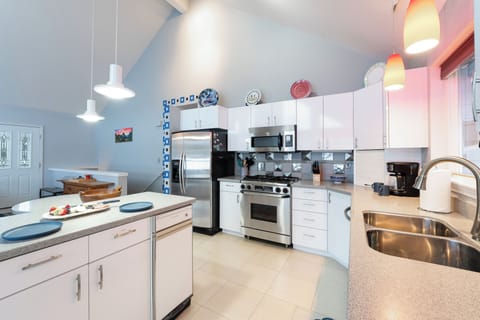 Spacious kitchen | Main Level