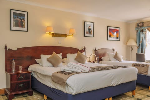 Unit with 1 Double-size bed and Single bed. Exact unit will be assigned upon arrival. Views, colors and decor may vary.