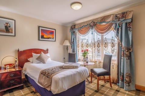 Family room with single bed