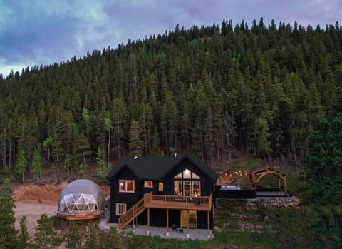 Your dream mountain retreat with a geo dome, hot tub, and breathtaking lake views.