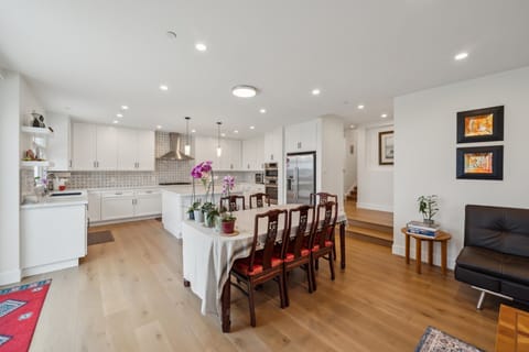 Floor, Flooring, Indoors, Hardwood, Dining Room