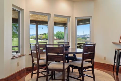 Eat in kitchen dining area
