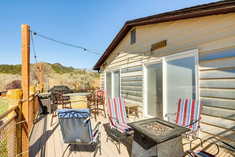 Glendale Vacation Rental | 5BR | 2BA | Steps Required | 2,500 Sq Ft