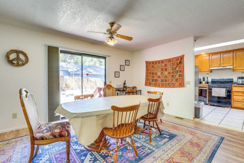 Dining Table | Dishware & Flatware