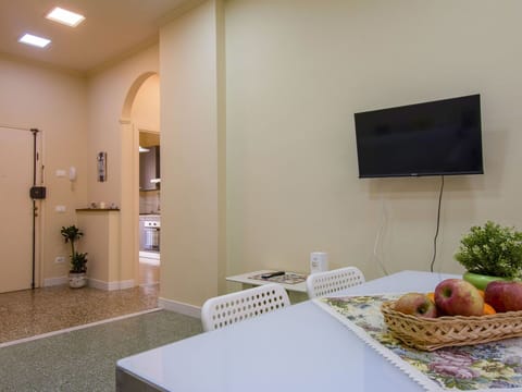 Outdoor Furniture, Garden, Outdoor Table, Chair, Shade, Landscaping, Backyard, Yard, Eco Hotel, Kitchen & Dining Room Table