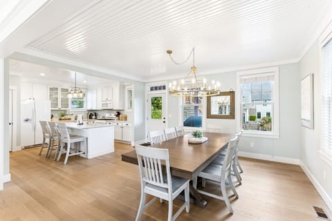 Bright and open dining and kitchen