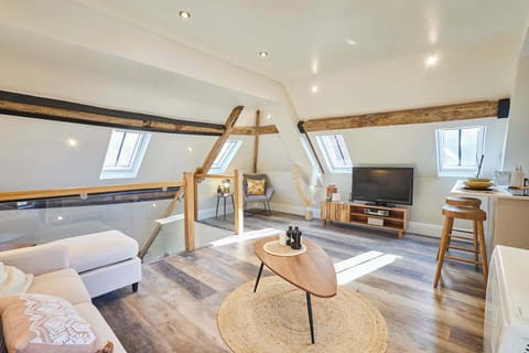 Apartment 6, Vinegar House, Worcester - Host & Stay