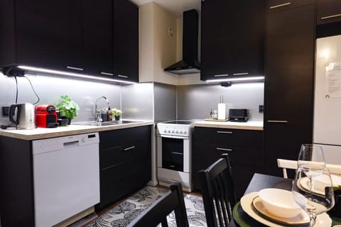 Who says you can’t be a chef on vacation? This kitchen is ready for your next culinary masterpiece!