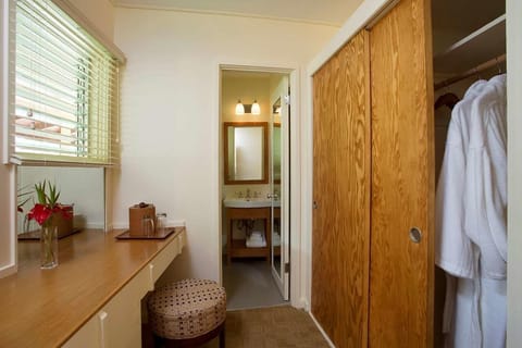 Bathroom with a shower and tub. The essential kit and towels are provided!
