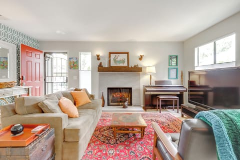 Sonoma Vacation Rental | 2BR | 2BA | 989 Sq Ft | 4 Steps to Enter