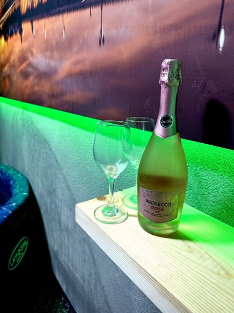 Hot Tub / whirlpool bath (Outdoor)