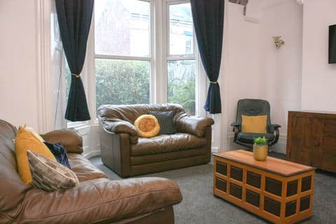 Living Room / Lounge