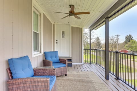 Youngstown Vacation Rental | 1BR | 1BA | 750 Sq Ft | Stairs Required