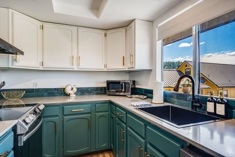 Views of the water as you work in the kitchen!