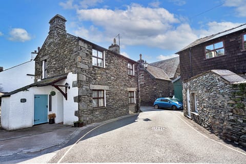 Immediate Surroundings [summer] (<1 km)