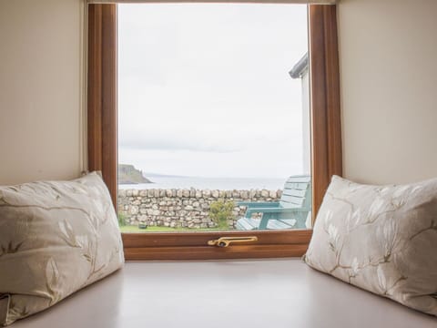 Sea, Ocean, Cushion, Daylighting, Wood Stain, Pillow, Throw Pillow, Window Treatment, Bay, Curtain