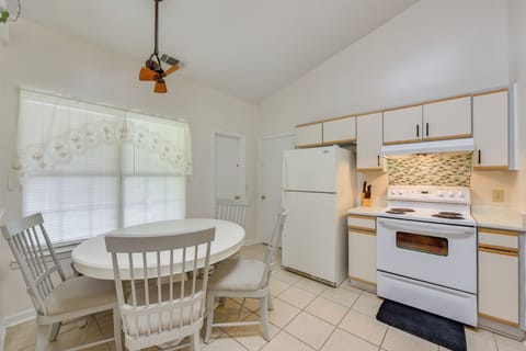 Kitchen & Dining Area | Central A/C | Mr. Coffee Drip Coffee Maker