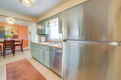 Kitchen | Main Level