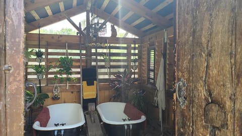GARDEN BATH/SHOWER 