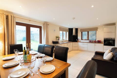 2c571374-3ea0-4bc0-b68f-dcb1bda823f2