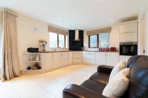 f8264259-c1d8-47af-b7ff-7653a098bf3e