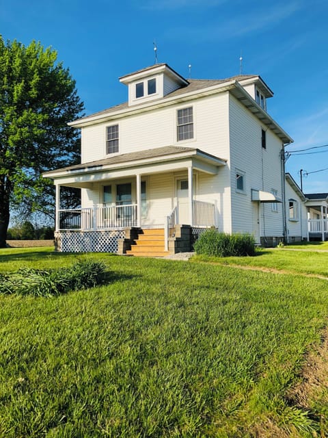 Welcome to the Blossom & Barrel Farmhouse we look forward to your stay.