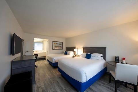 Unit with 2 Queen beds. Exact unit will be assigned upon arrival. Views, colors, and decor may vary.