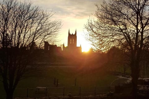 Region [summer] (&gt;5 km)