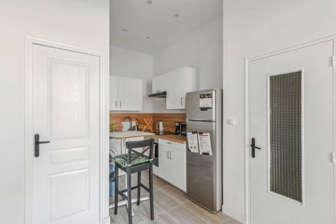 656001ae-fae6-4532-a8bc-6102a0c7813a