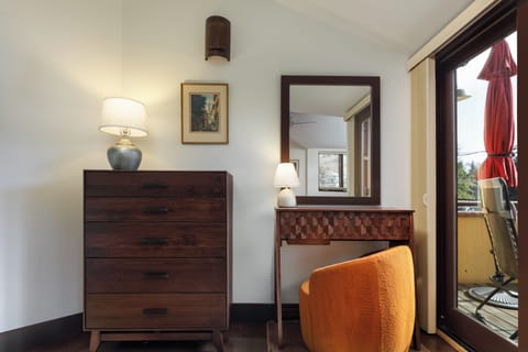 Desk next to the Primary deck