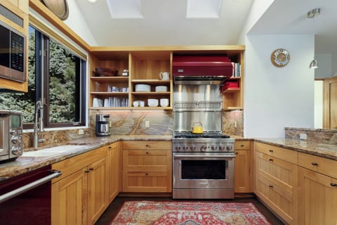 Fully stocked Gourmet kitchen