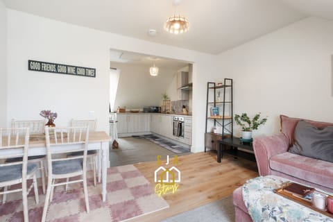 Living Room / Lounge