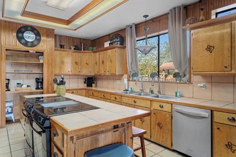 HCRR Main House Kitchen (1)