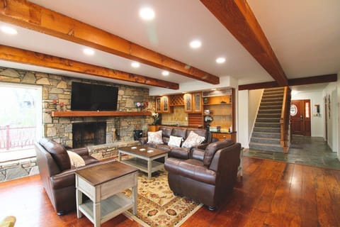 Welcome to Dirty Dancing Lodge