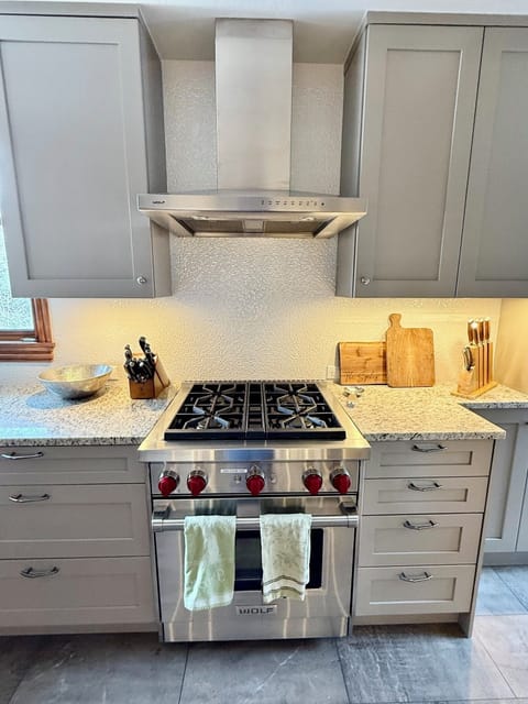 High end appliances- fully equipped kitchen