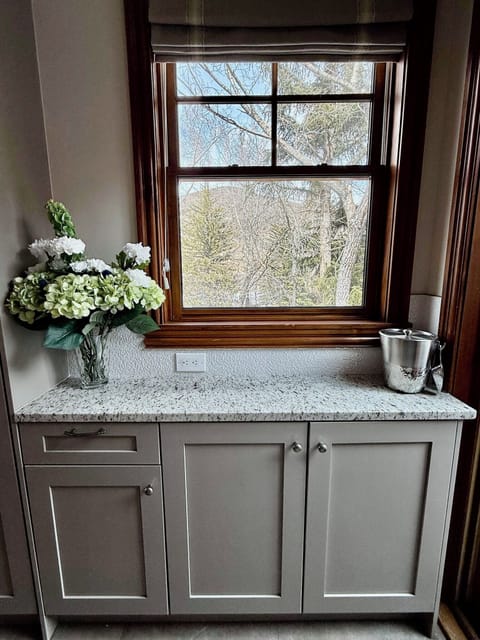 Kitchen- overlooking river