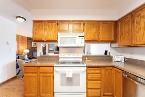 Clean and Bright Kitchen | Main Level