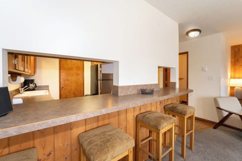 Bar seating for 4 | Main Level