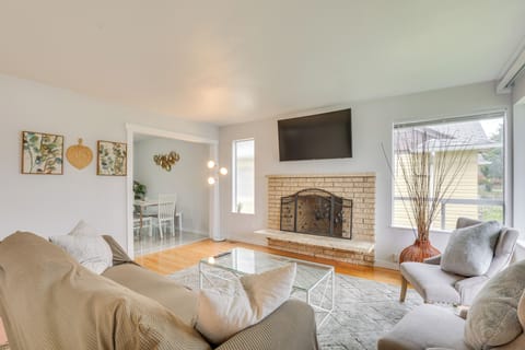 Seattle Vacation Rental | 5BR | 3BA | Stairs Required | 1,800 Sq Ft