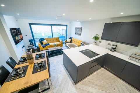 Living Room / Lounge