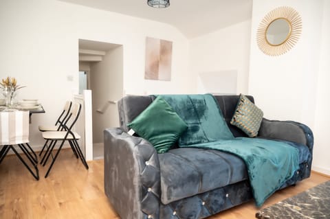 Living Room / Lounge